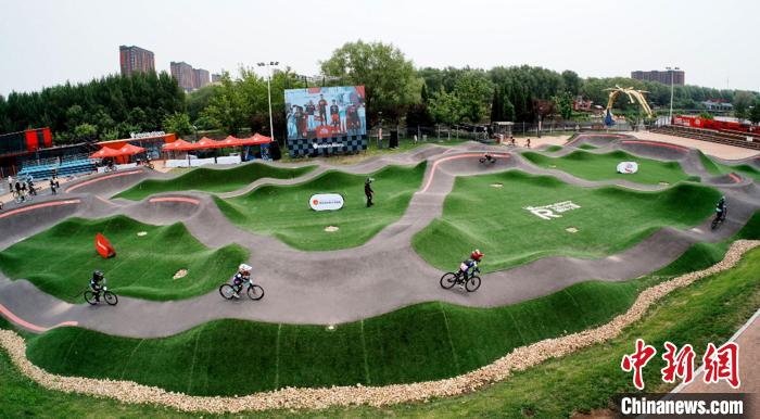 沈阳泵道赛场上演青春对决 九岁小将勇夺女子组