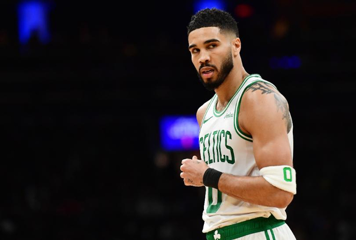 塔图姆爆发率队大胜黄蜂 绿军伤病潮中显露争冠