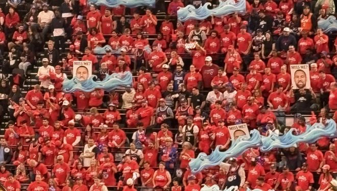 库里35分率勇士逆转快船 淘汰对手争夺西部8号种