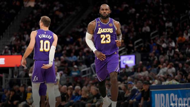 詹姆斯或成湖人翻盘关键 勾勒季后赛生死战