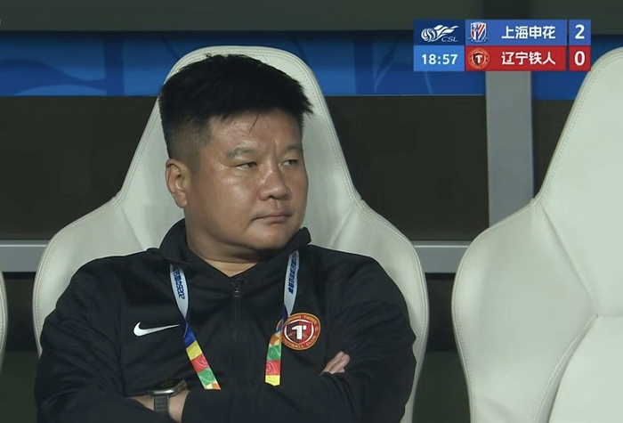 申花双外援建功掀翻辽宁铁人 战术失误暴露短板